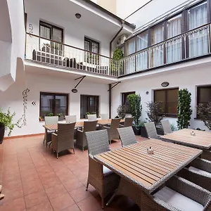 Old House פראג